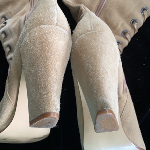 Embroidered suede boots 9M - Picture 5 of 7
